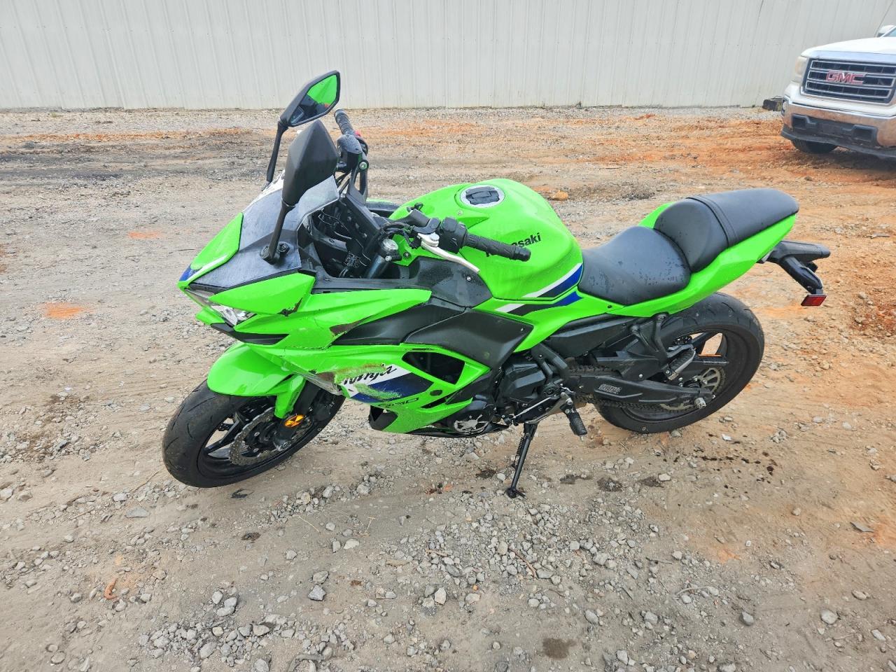 2026 Kawasaki EX650 P