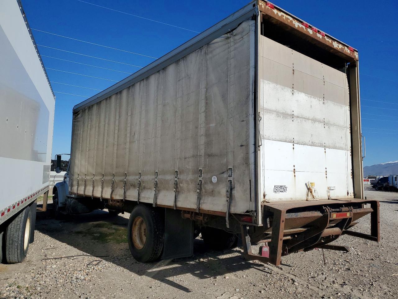 1999 International 4900 BOX Truck