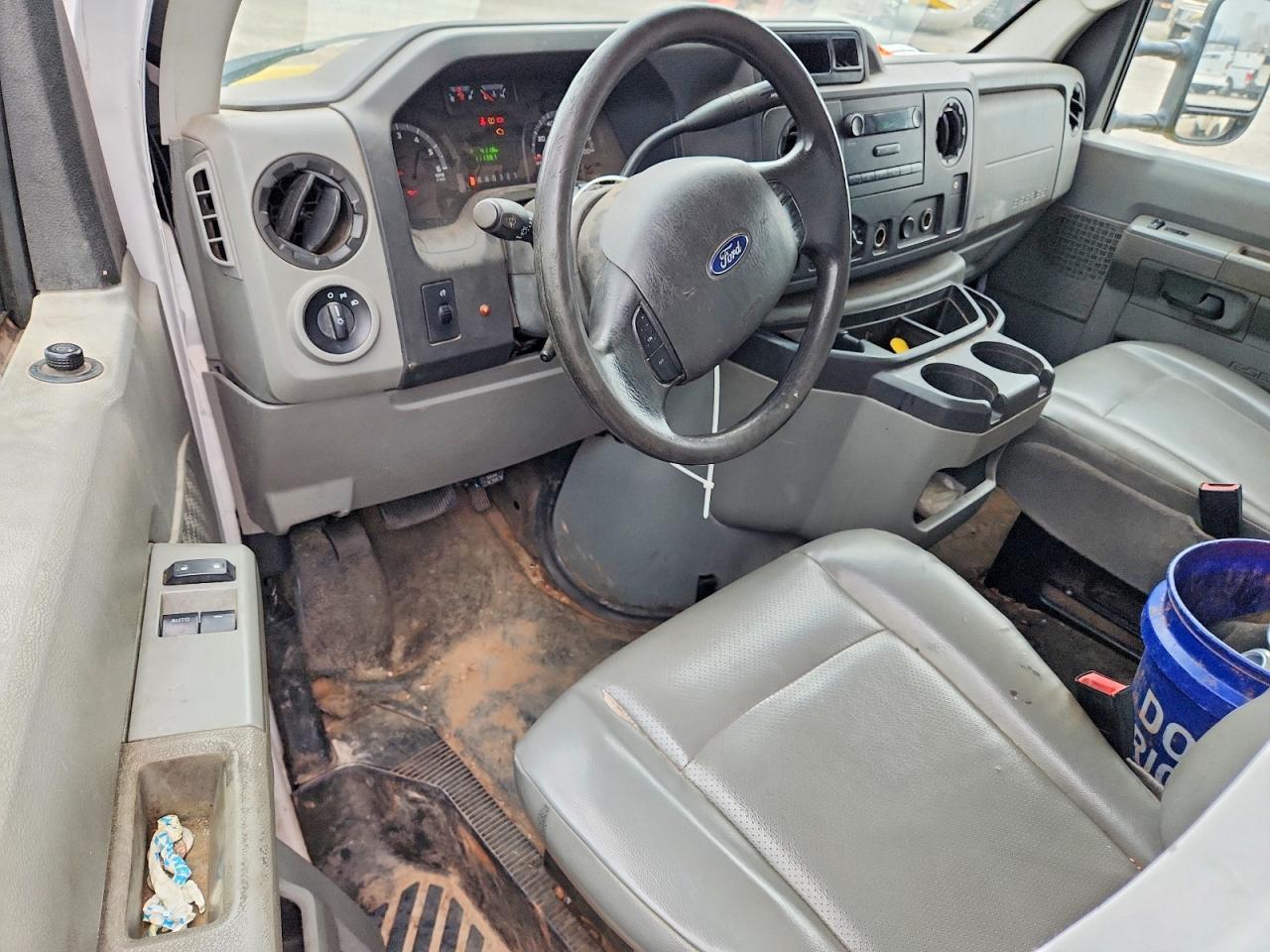 2016 Ford E350 Delivery Truck