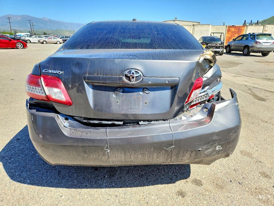 2011 Toyota Camry le