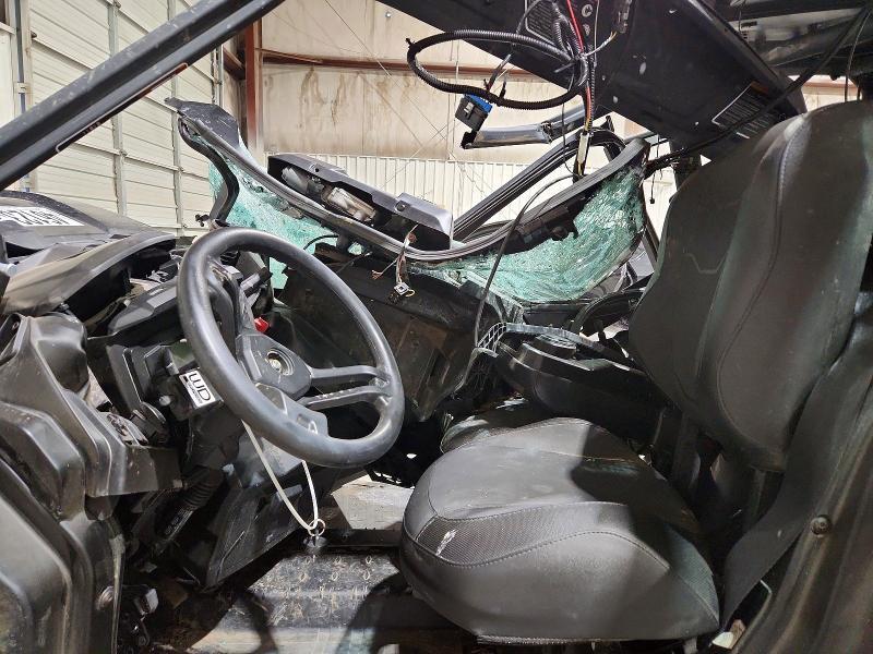 2025 Can-Am Defender Utility Vehicle