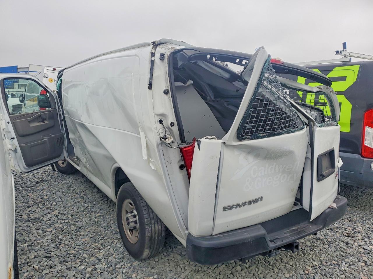 2023 GMC Savana 2500 Utility / Service van