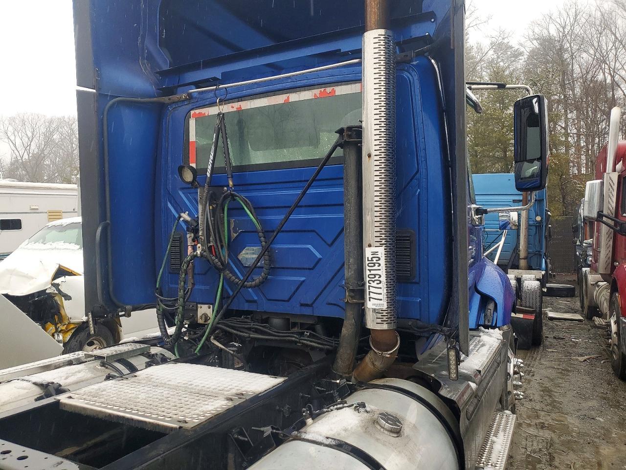 2016 International Prostar Semi Truck