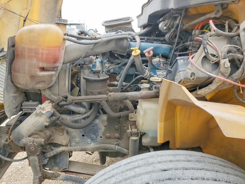 2007 International 4300 Flatbed Truck