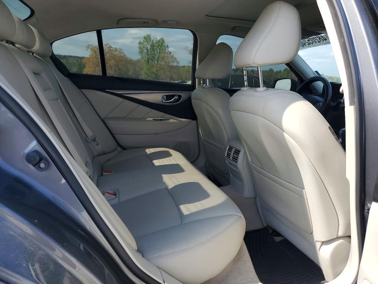 2015 Infiniti Q50 Base