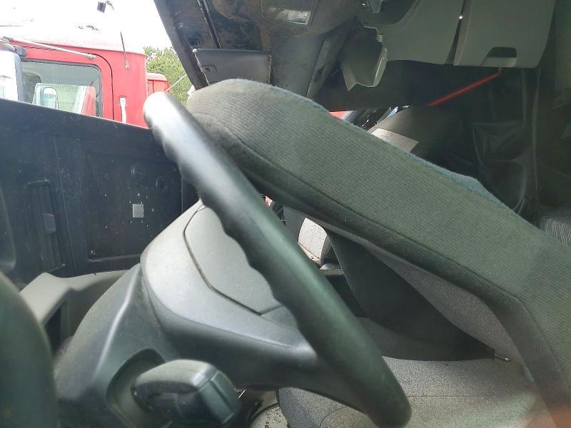 2020 Freightliner Cascadia 126