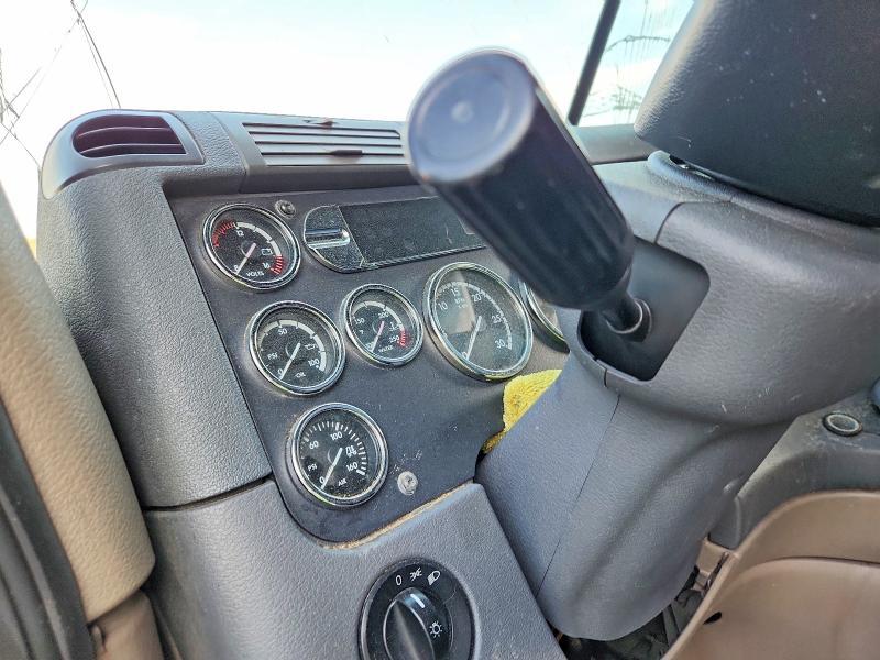 2013 Freightliner Cascadia 125