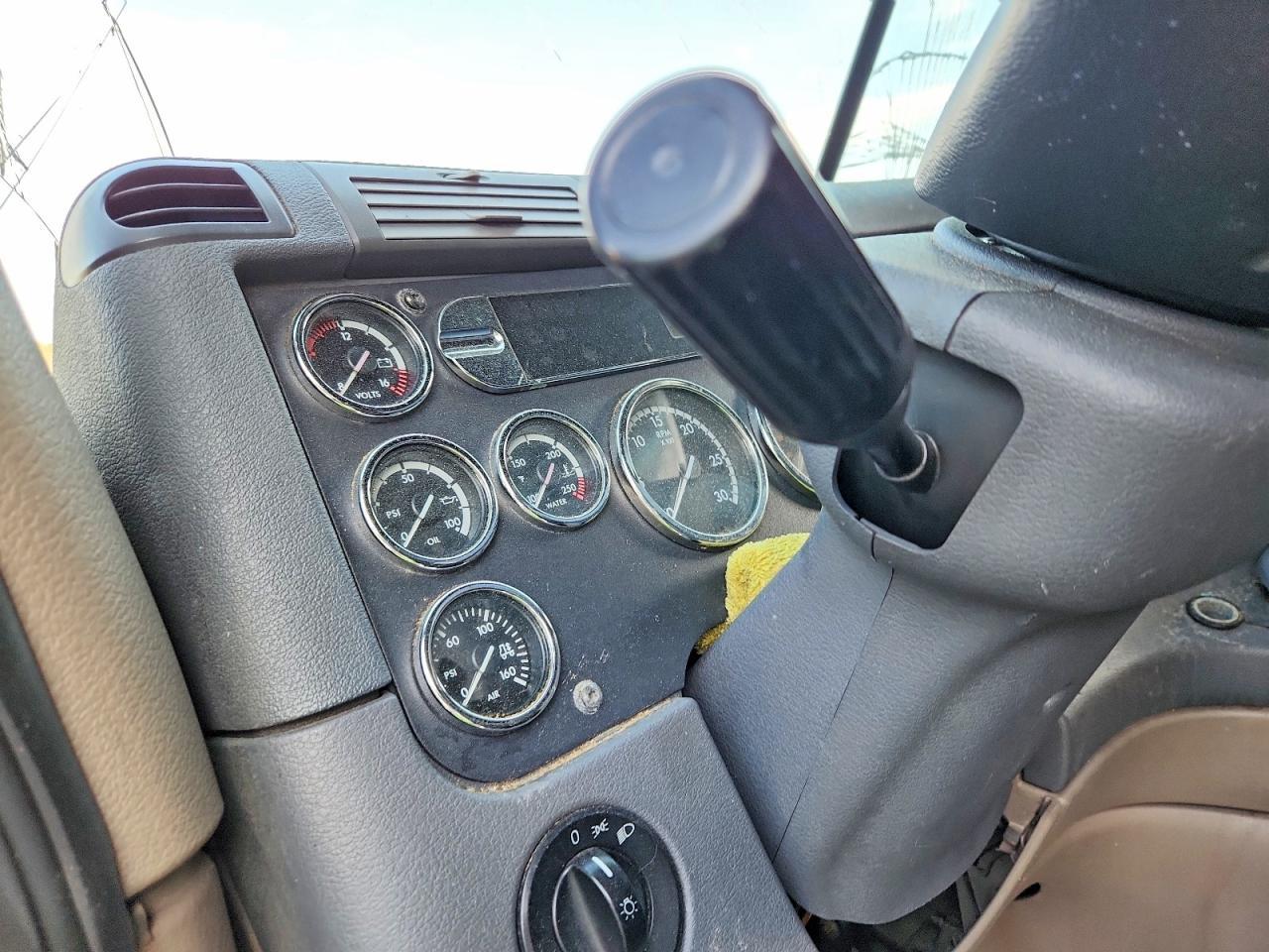 2013 Freightliner Cascadia 125