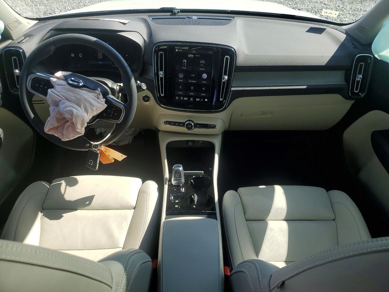 2025 Volvo Xc40 Plus