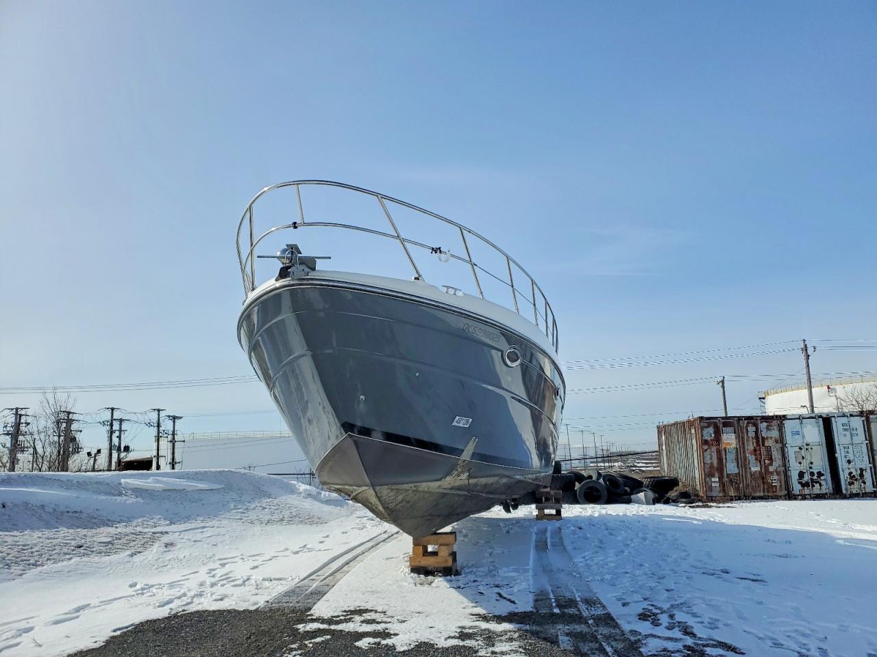2004 Maxum Boat-Boat