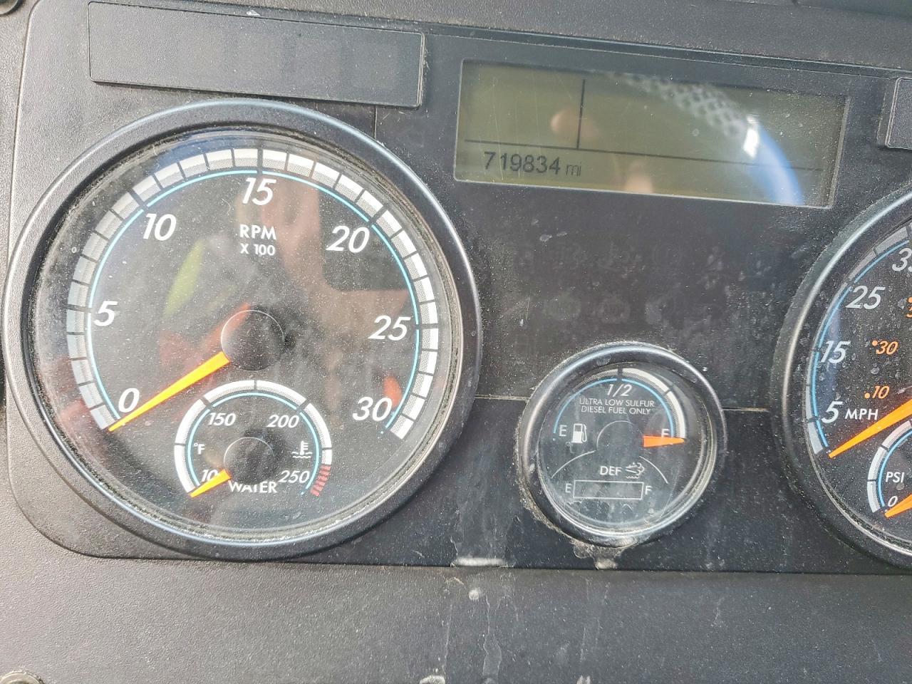 2017 Freightliner Cascadia 125 Semi Truck