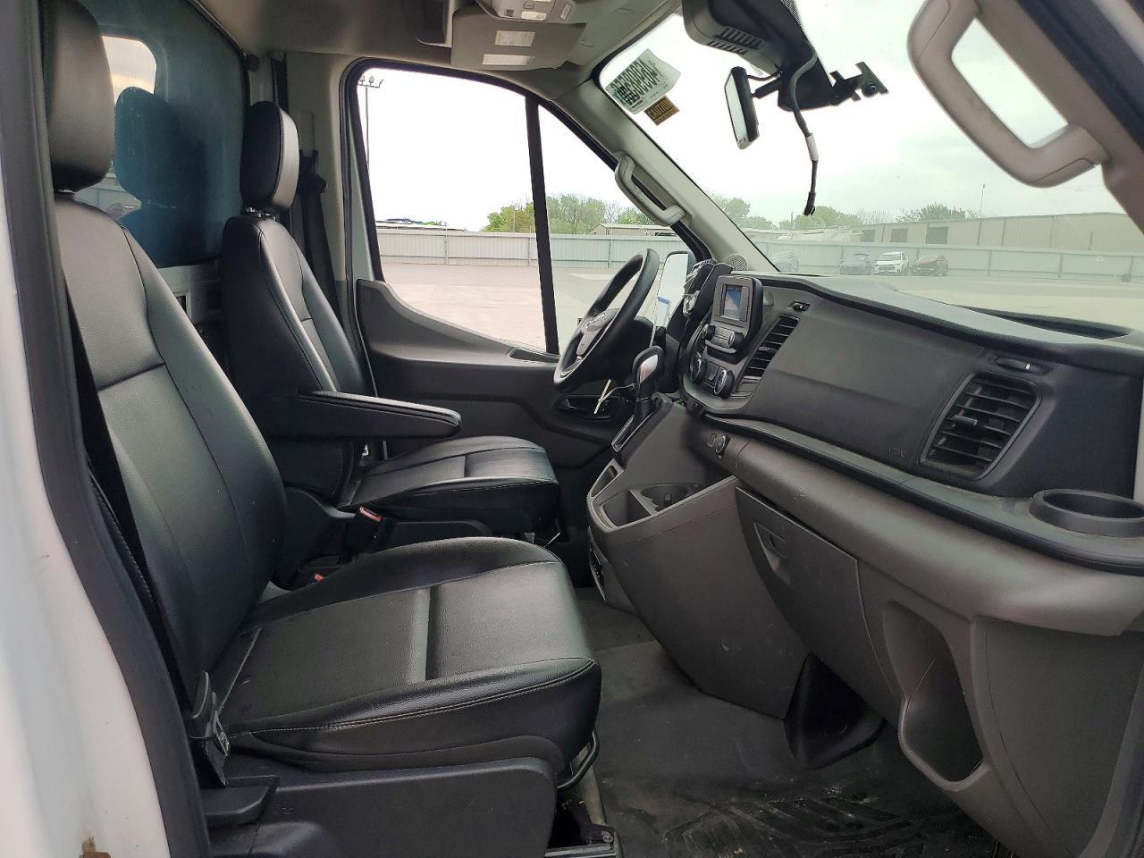 2022 Ford Transit Delivery Truck