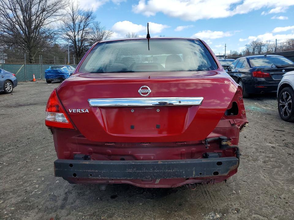 2010 Nissan Versa 1.8 s