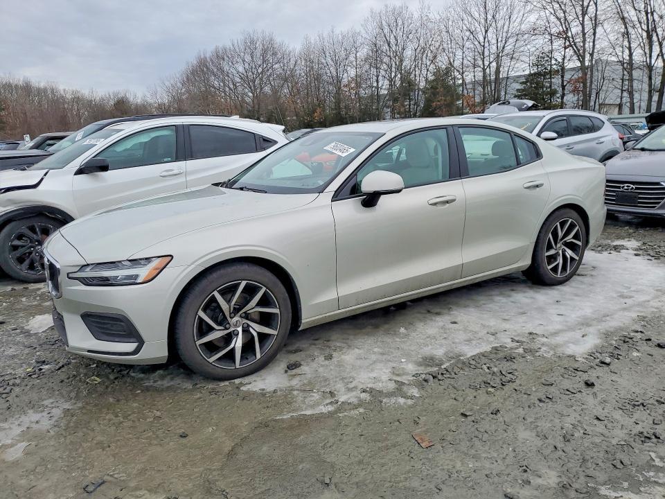 2020 Volvo S60 T5 Momentum