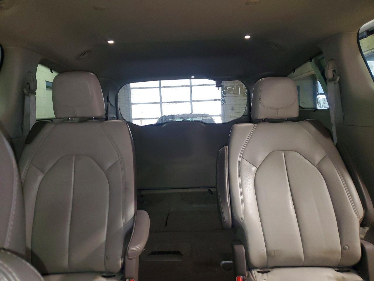 2017 Chrysler Pacifica Touring l