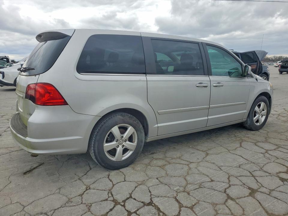2010 Volkswagen Routan se