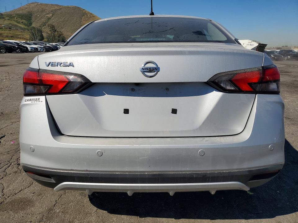 2020 Nissan Versa s