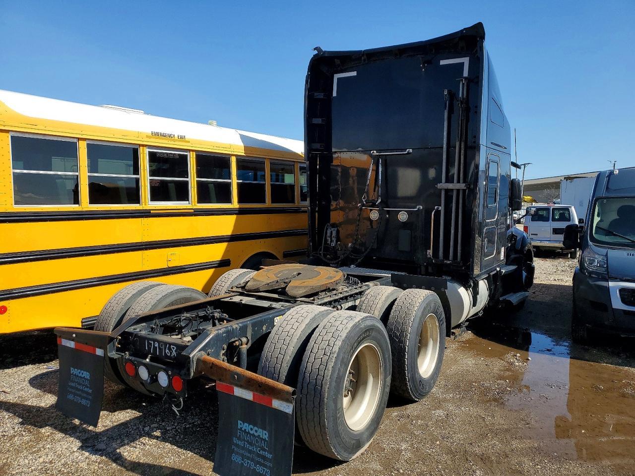 2018 Kenworth T680 Semi Truck