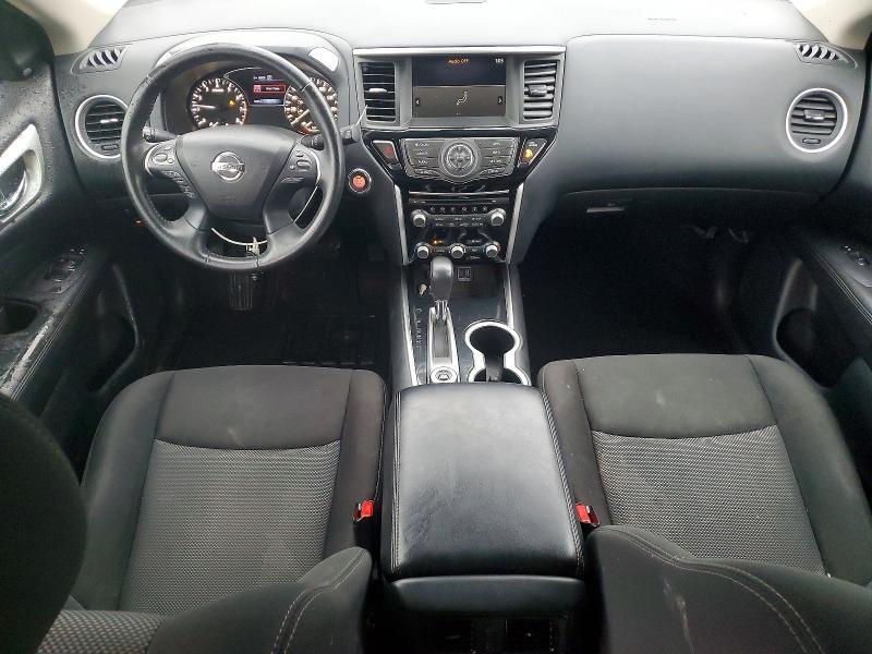 2020 Nissan Pathfinder sv