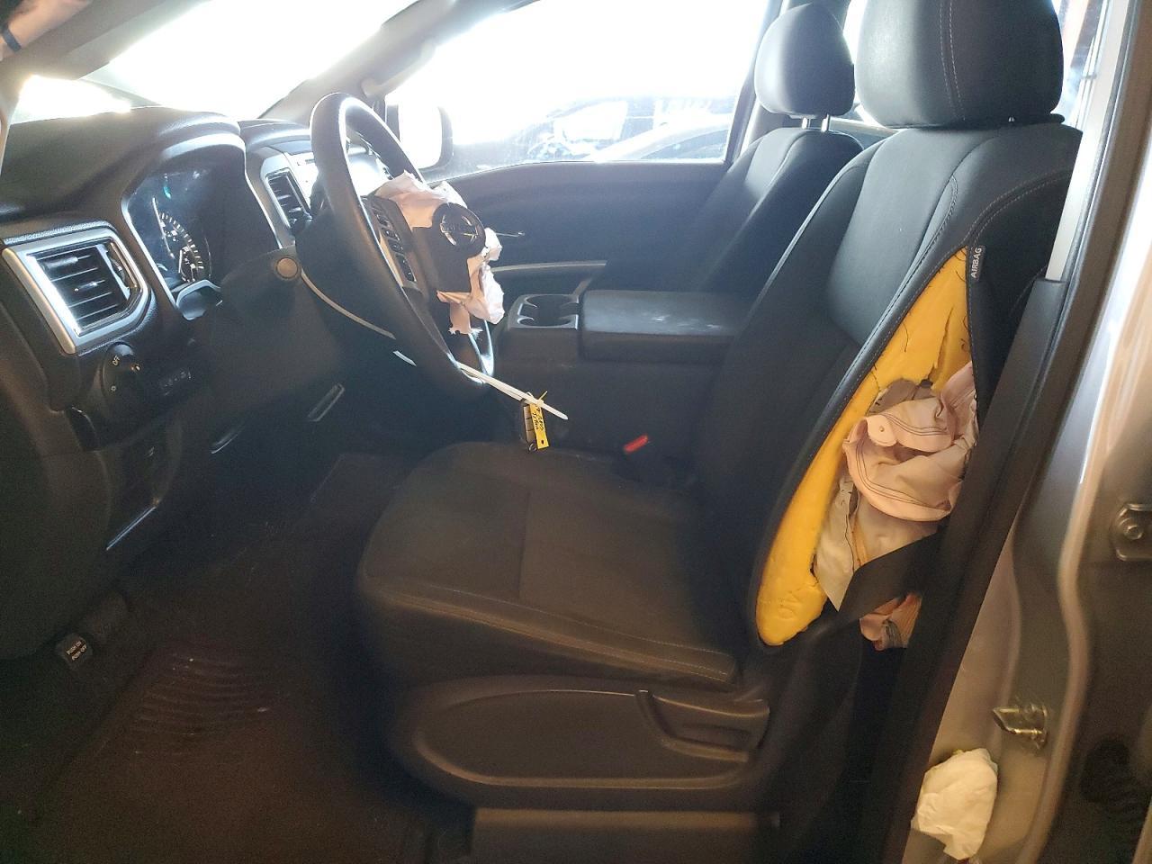 2017 Nissan Titan SV