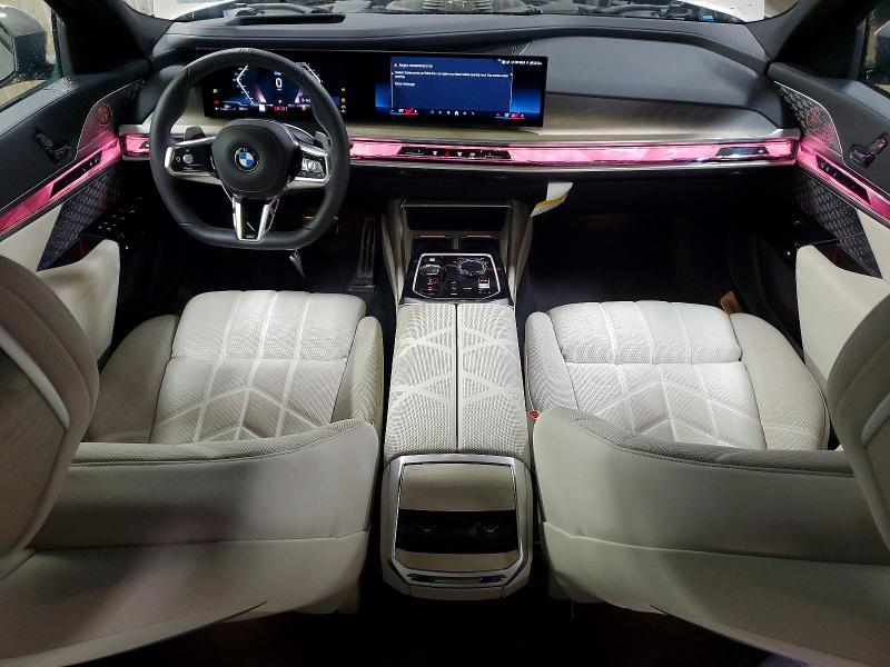 2025 BMW 760 xi