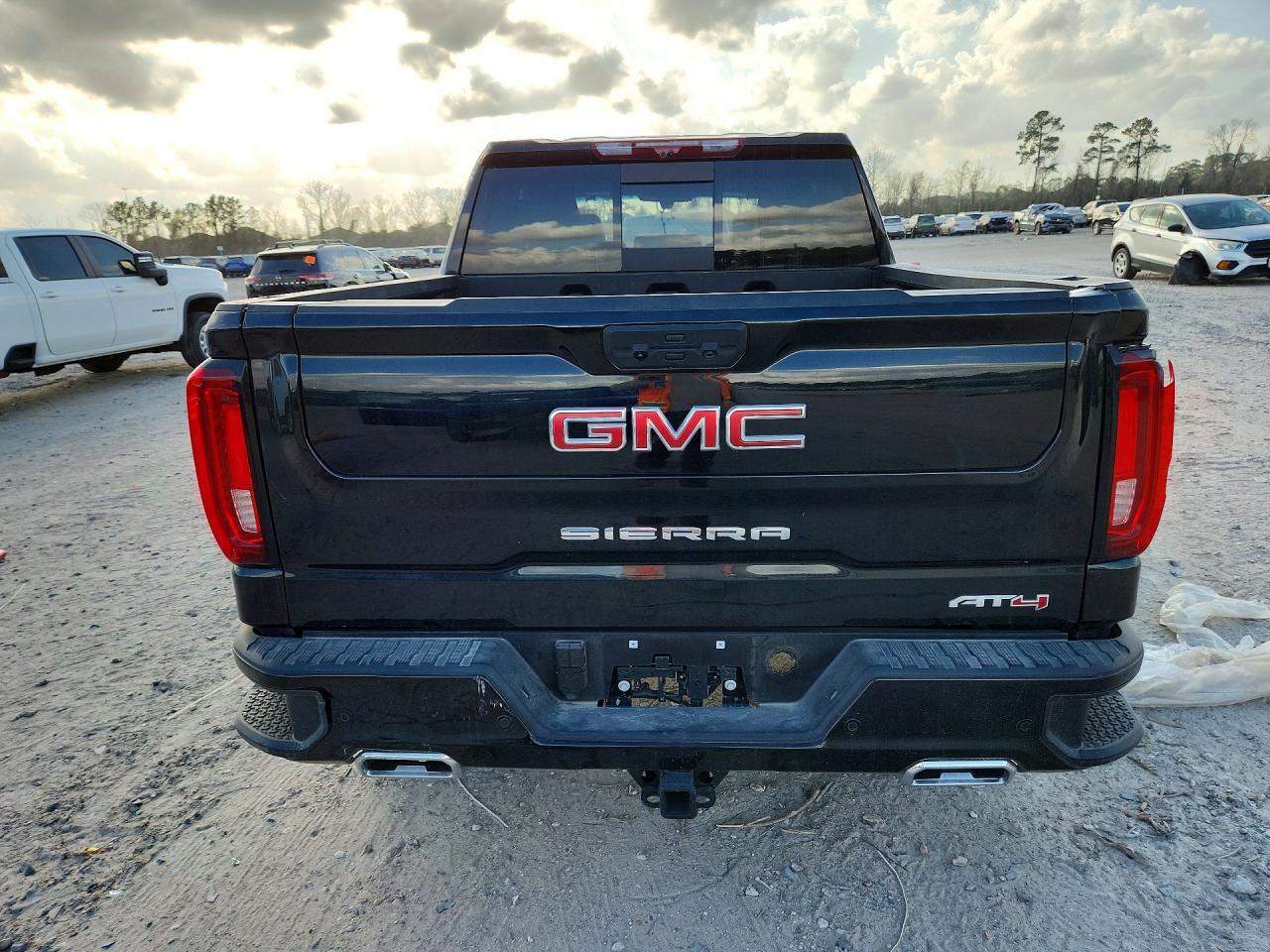 2025 GMC Sierra K1500 AT4