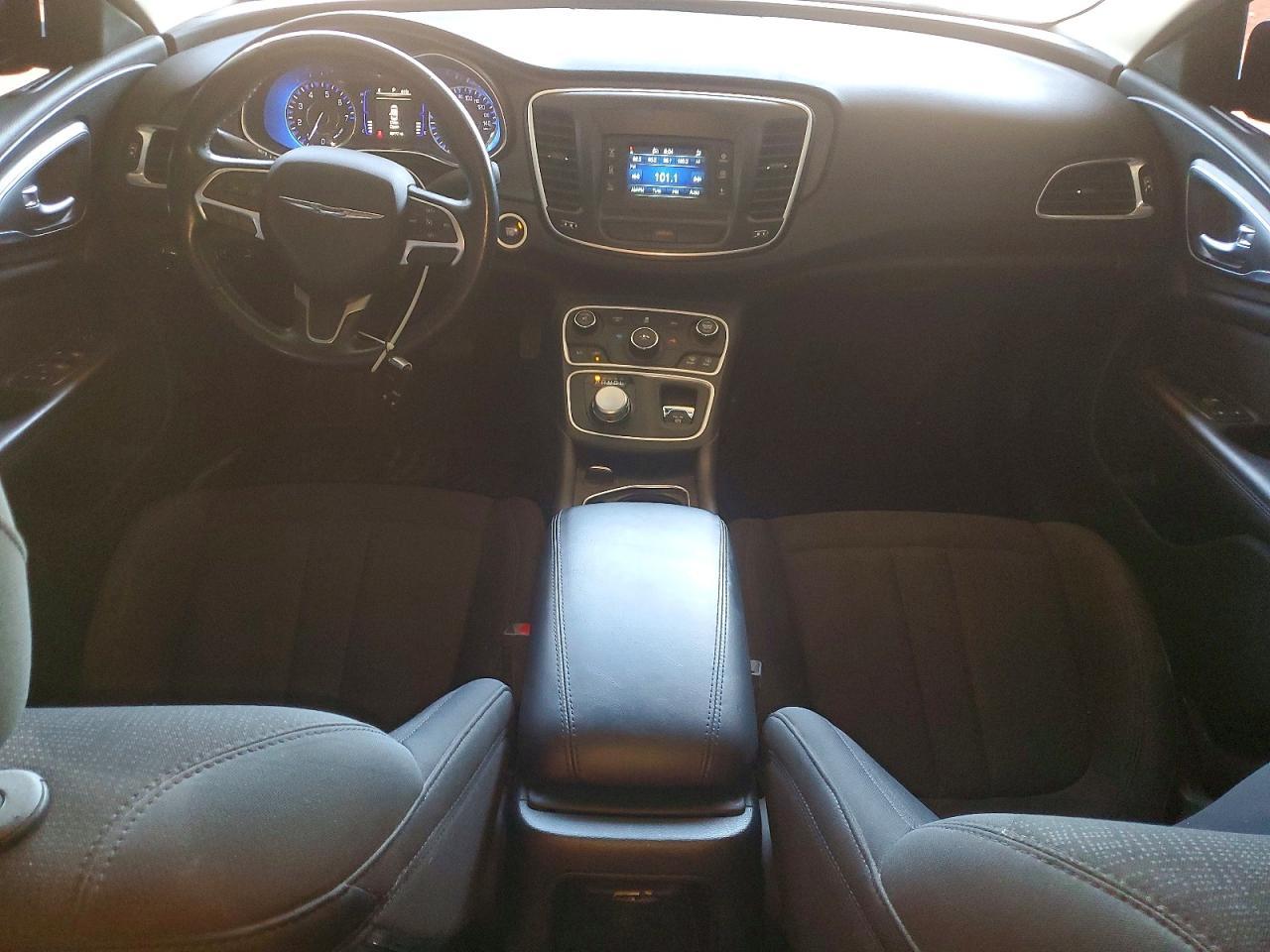 2017 Chrysler 200 lx