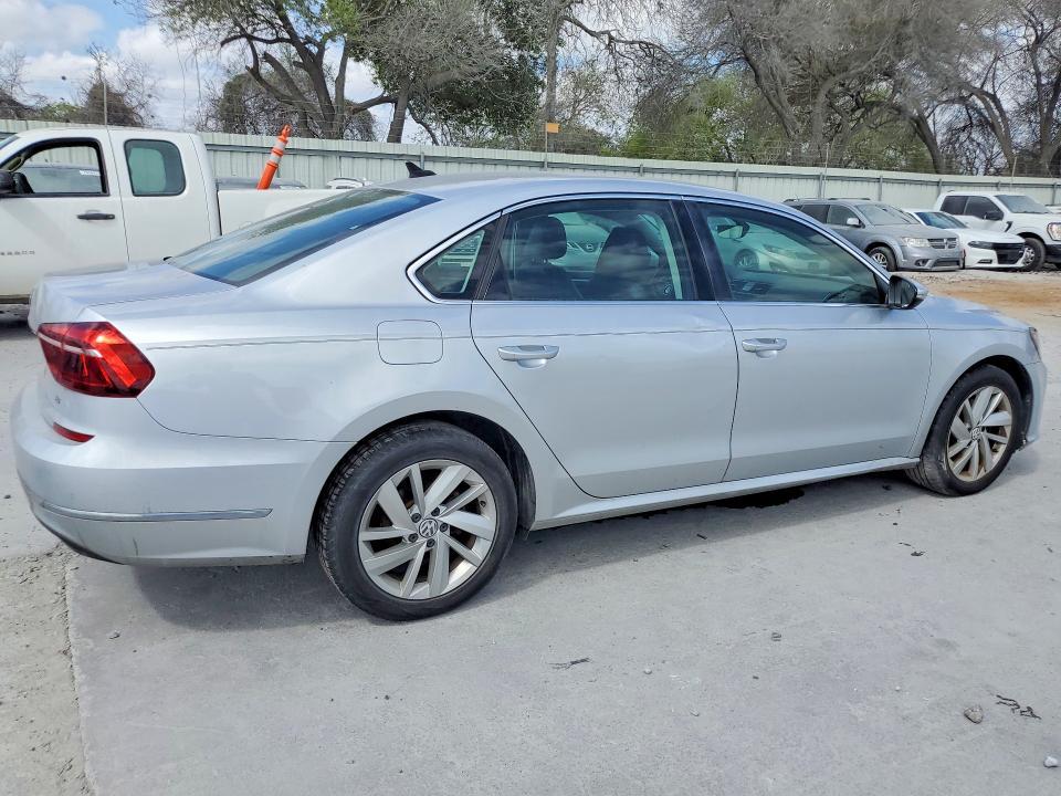 2018 Volkswagen Passat se