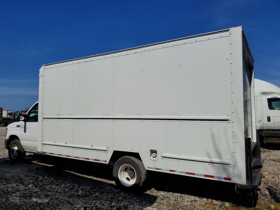 2018 Ford E350 box Truck