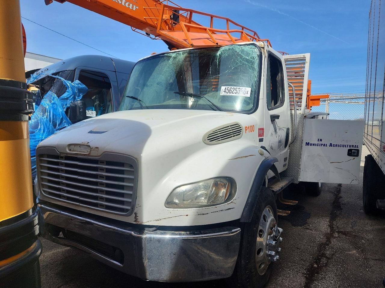 2004 Freigliner 2004 Freightliner Business Class M2 Crane Truck