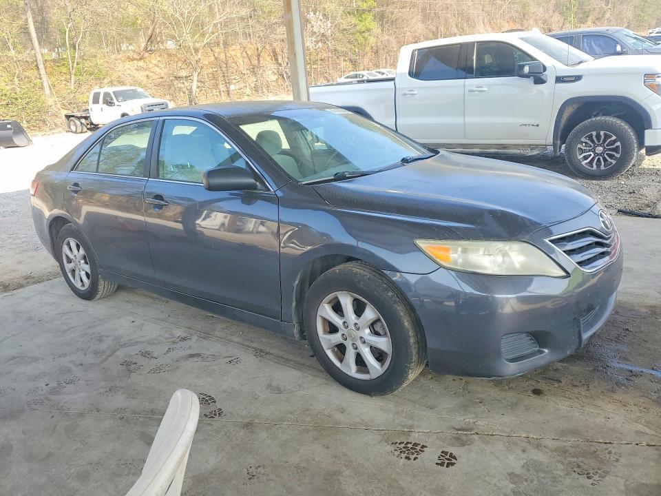 2011 Toyota Camry le