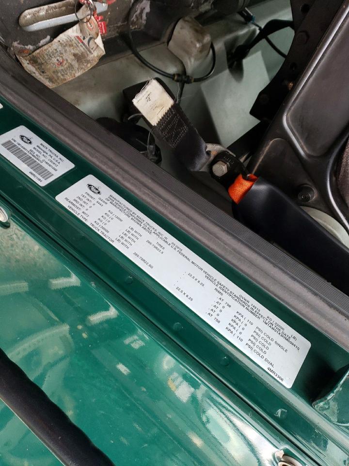 2017 Mack CXU612 Semi Truck