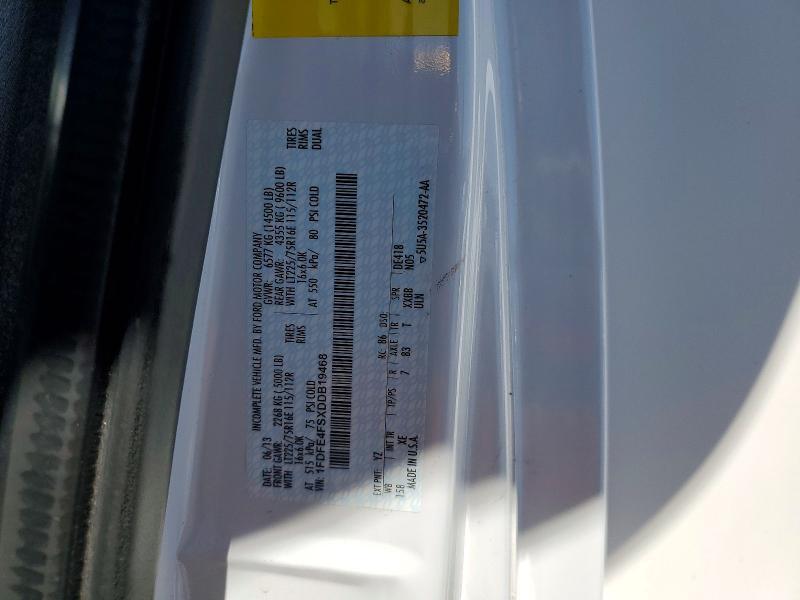 2013 Ford Econoline E450 Super Duty Cutaway Van