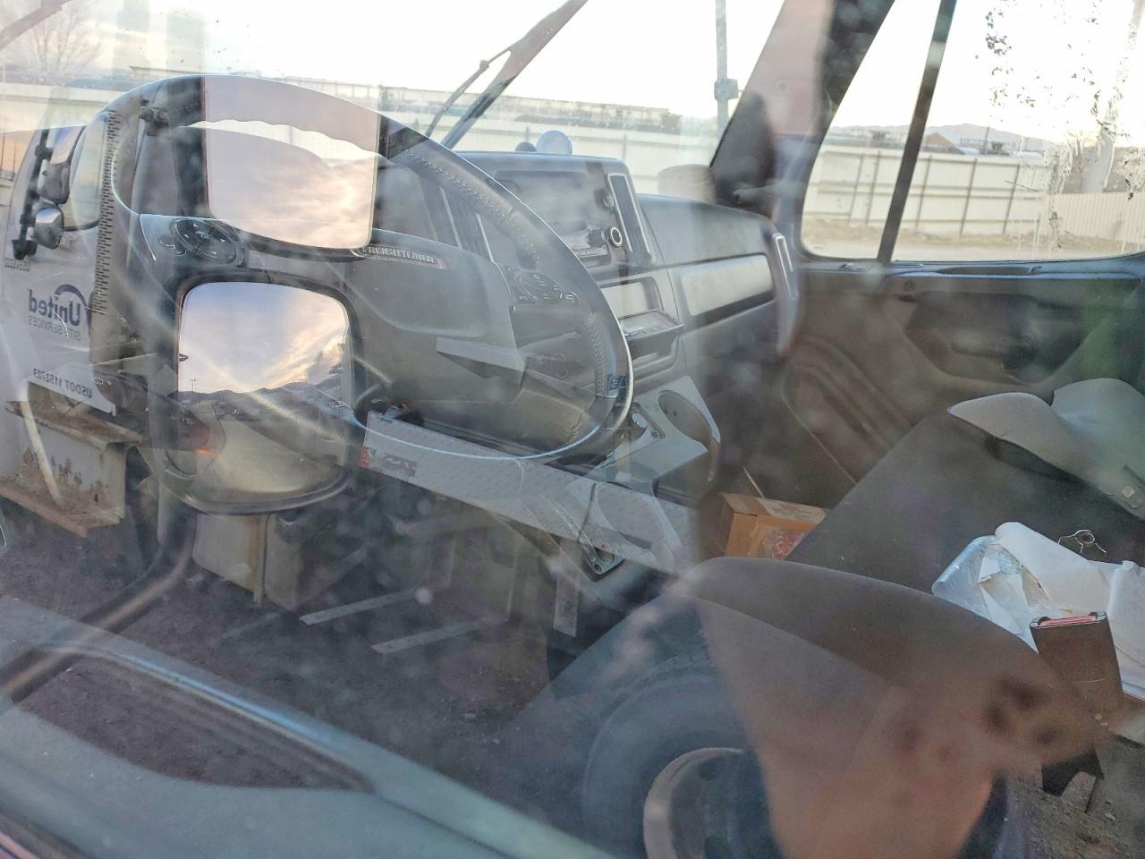 2025 Freigliner 2025 Freightliner Business Class M2 Refrigerated B