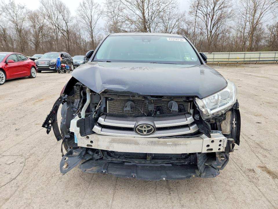 2019 Toyota Highlander le