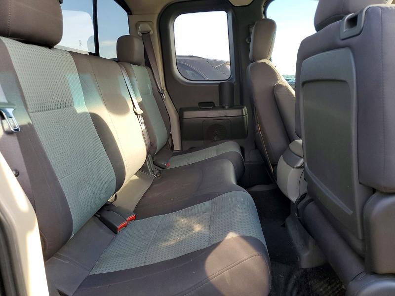 2004 Nissan Titan xe