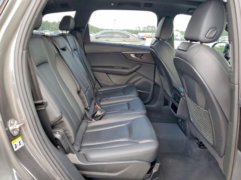 2023 Audi Q7 Premium Plus