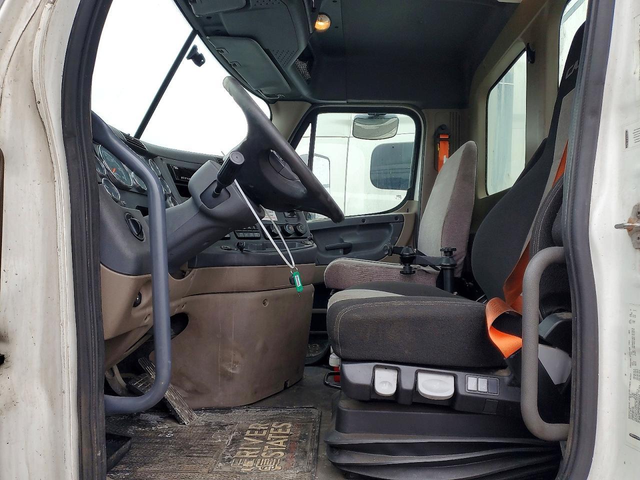 2020 Freightliner Cascadia 1-Semi Truck