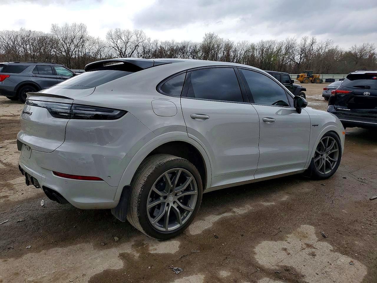 2022 Porsche Cayenne Turbo s e Hybrid Coupe