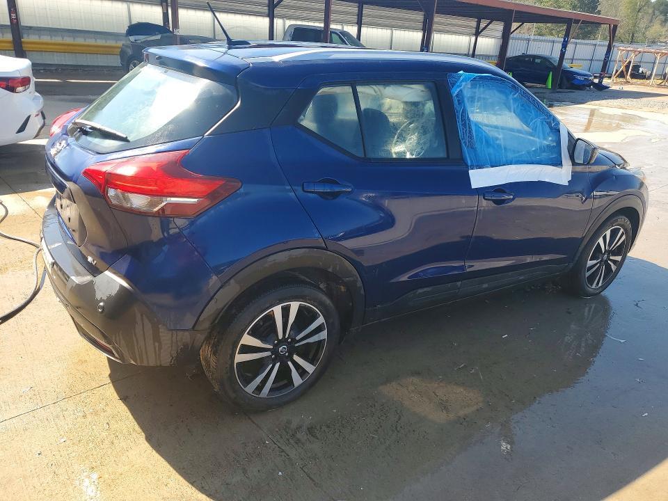 2020 Nissan Kicks sv