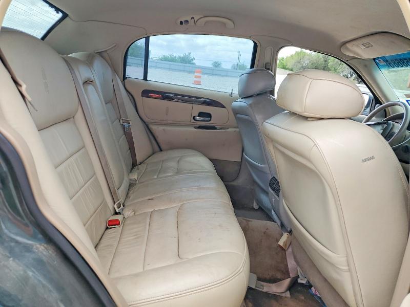 2000 Lincoln Town car Executive