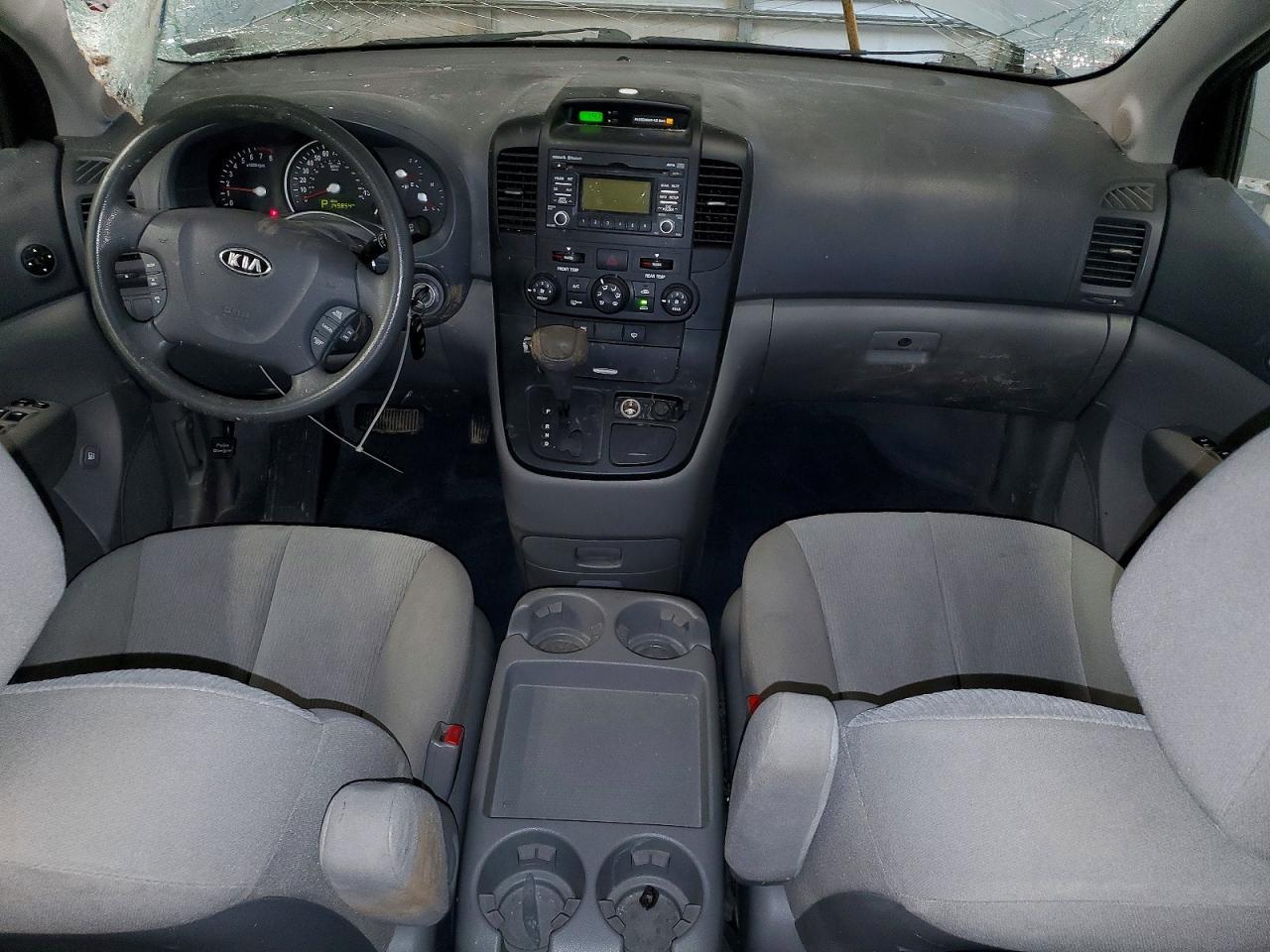 2011 KIA Sedona lx