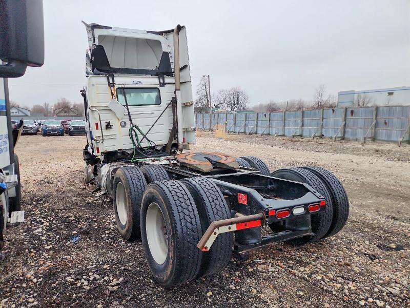 2019 Volvo Vnr Semi Truck