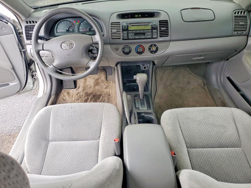 2003 Toyota Camry le
