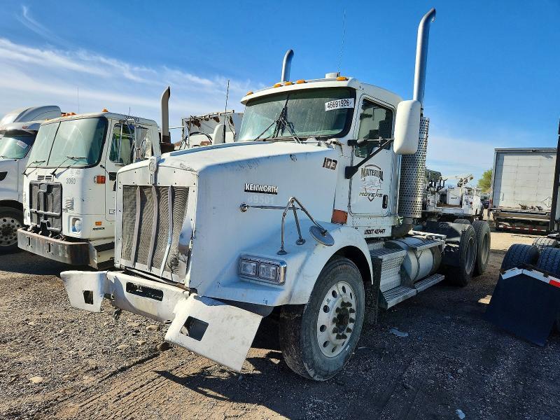 2006 Kenworth T880 Semi Truck