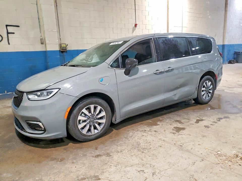 2025 Chrysler Pacifica Hybrid Select