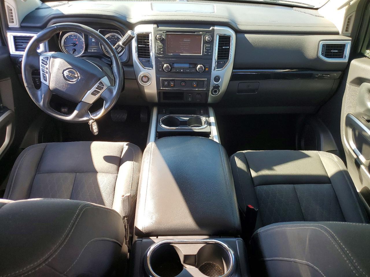 2017 Nissan Titan SV