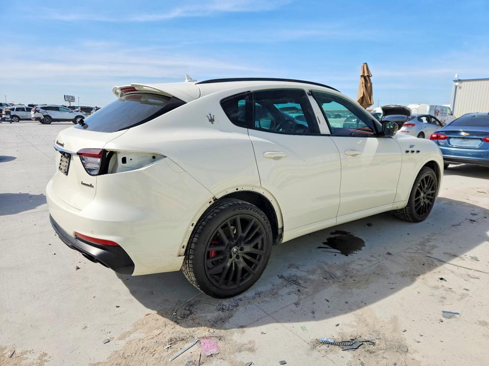 2022 Maserati Levante Base