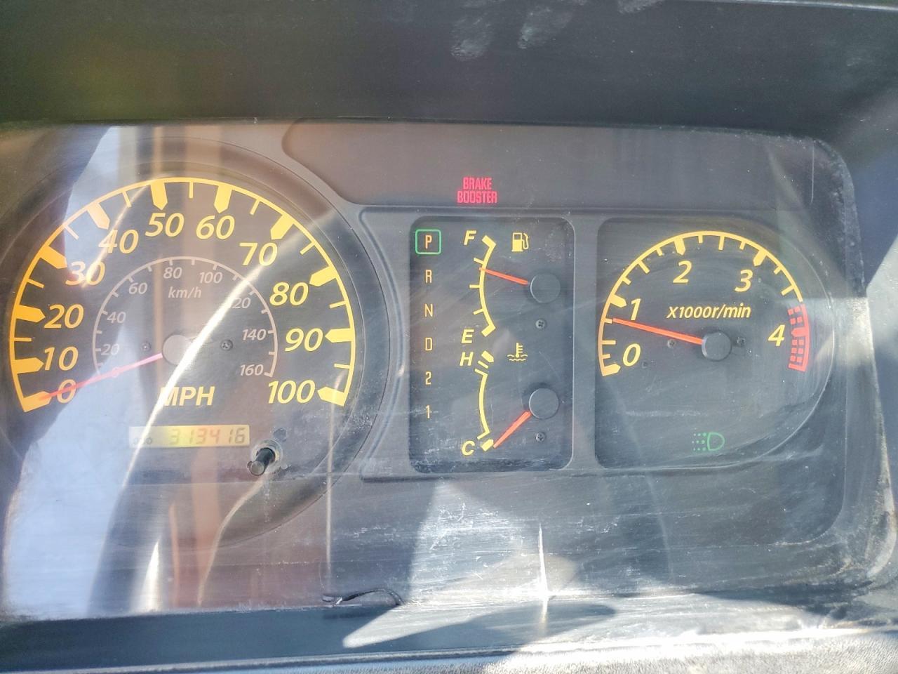 2006 Isuzu NRR-BOX Truck