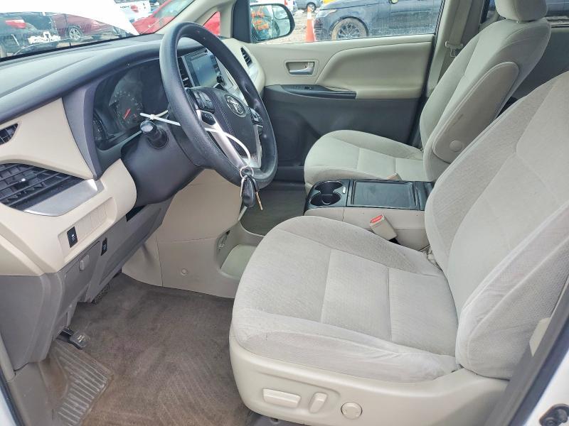2016 Toyota Sienna le 8-passenger